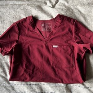 Figs 1-pocket scrub top